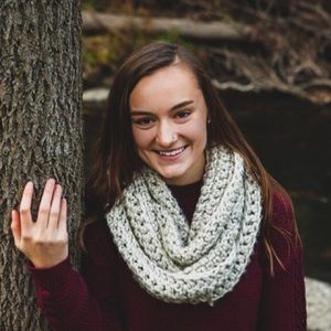 Meet your Posher, Abi